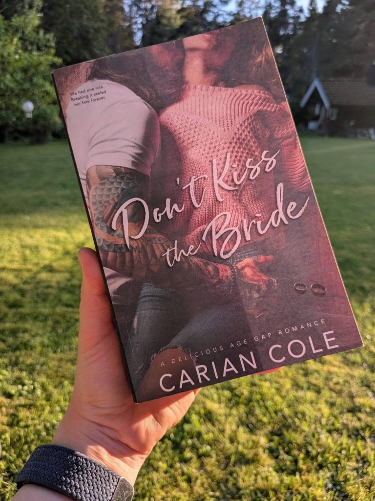 Midsommarfirande på ö i Roslagen – och Don't Kiss the Bride tog äntligen fart vid 60% och har blivit riktigt bra!